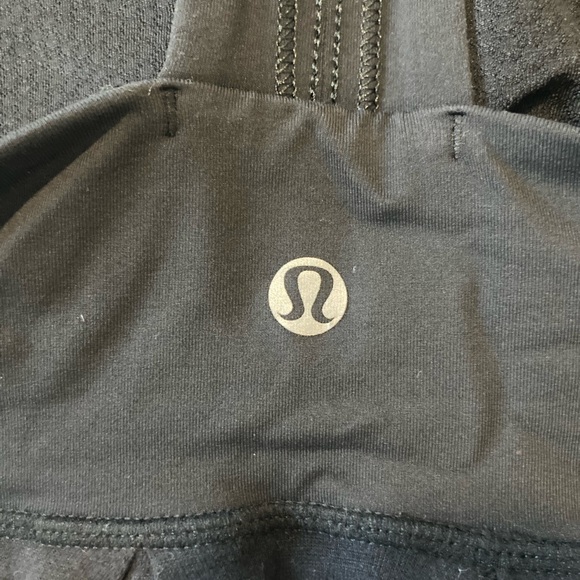 EUC!🔥 Lululemon tank 6 - Picture 7 of 10